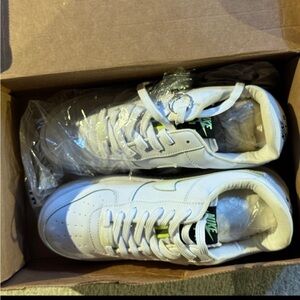 NIKE AIR SHOE